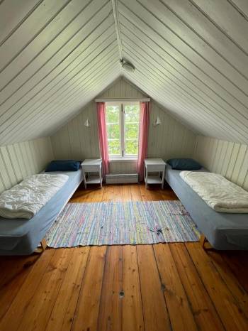 Budget Double Room with Shared Bathroom4