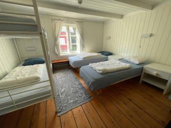 Budget Quadruple Room with Shared Bathroom1